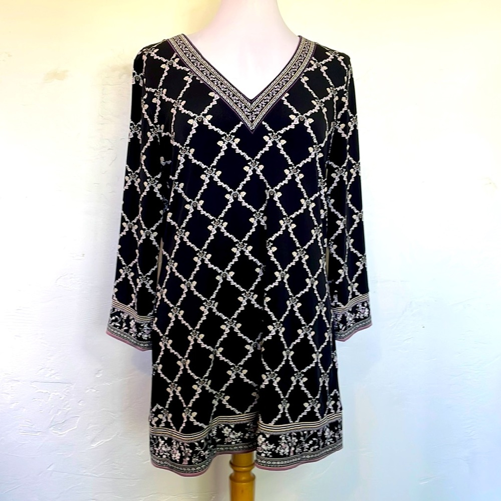White House Black Market Long Sleeve Tunic Top with Embroidery Detail Sz L